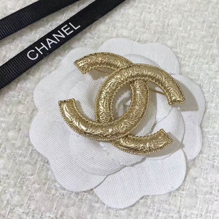 Chanel Brooch 42